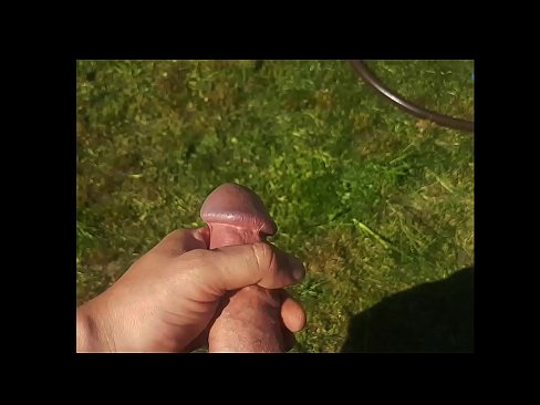 ❤️ A guapa quente recibe o seu coño rosa fodido e corre cun chorro nun xardín de verán Porno anal a nós gl.hentaivost.ru ❌